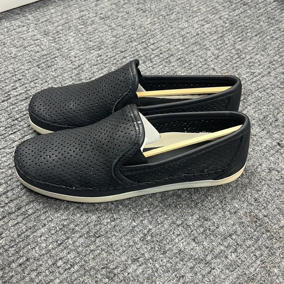 Minnetonka Women’s Pacific Black Loafers (3150) - Picture 5 of 7